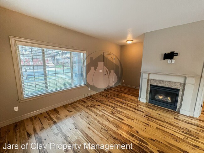Building Photo - 4 br, 2 bath House - 6166 Lillian St. SE