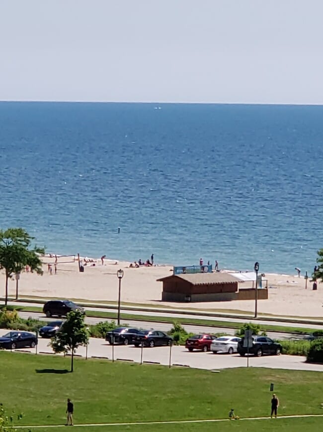ONE BLOCK TO THE LAKE! - 1751 N Cambridge Ave