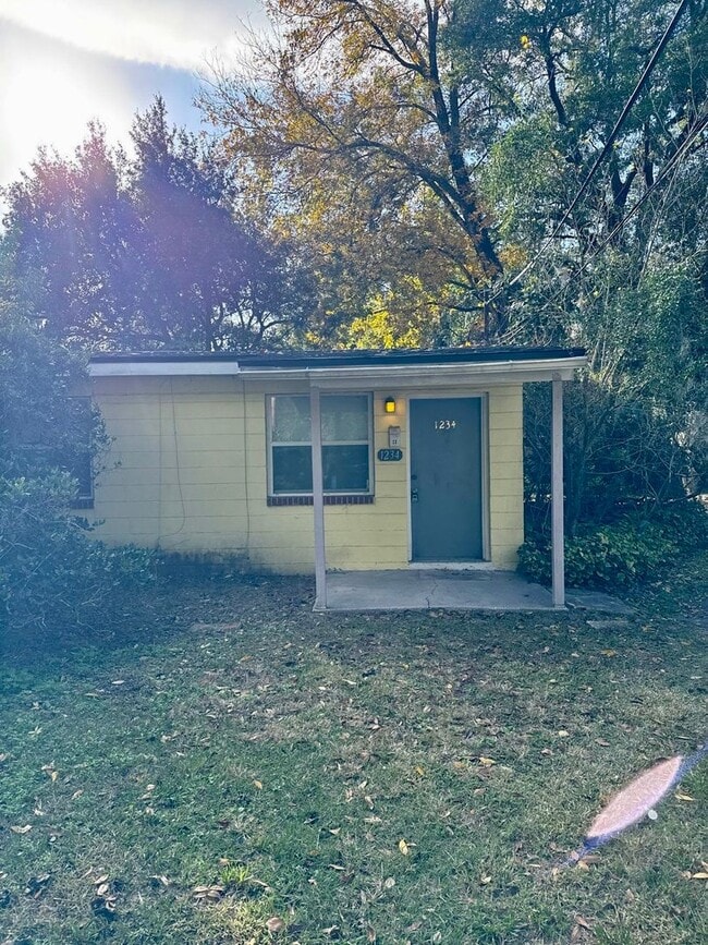 Building Photo - 1234 River Bank Ct