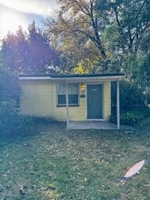 Building Photo - 1234 River Bank Ct