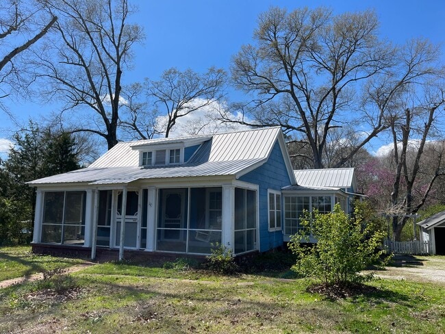 Building Photo - 1511 North Main St, Water Valley, MS