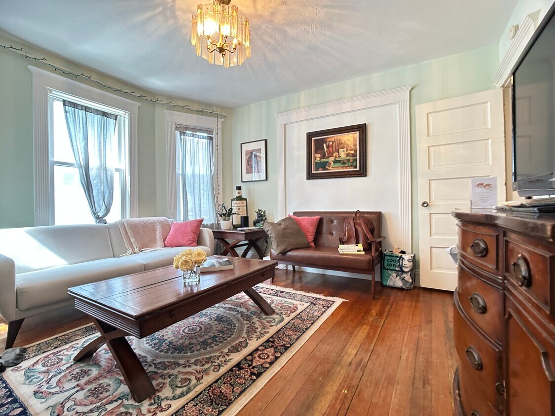 Foto principal - 25 Montfern Ave
