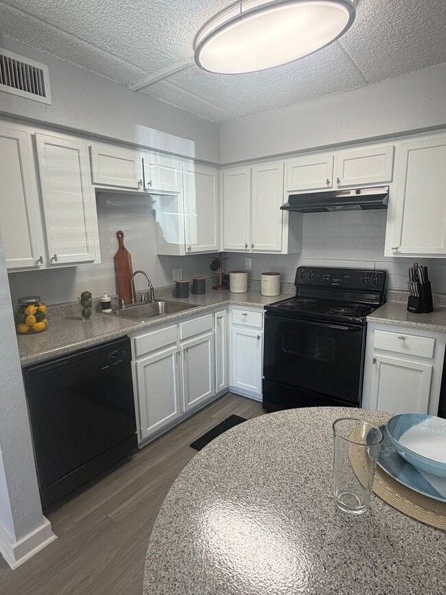 Interior Photo - Waters Edge Apartments