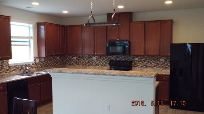 Building Photo - 6015 Clematis Trail