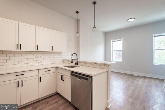 Building Photo - 5111 Willows Ave