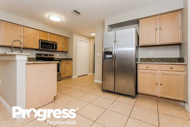 Building Photo - 3007 Summer House Dr
