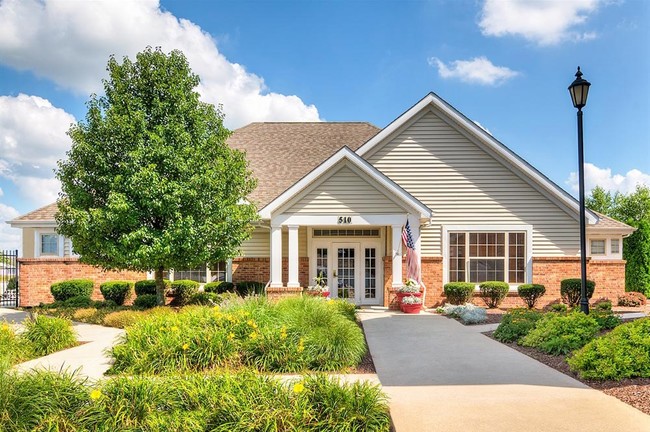 Club House Exterior - Creekside at Meadowbrook Apartments