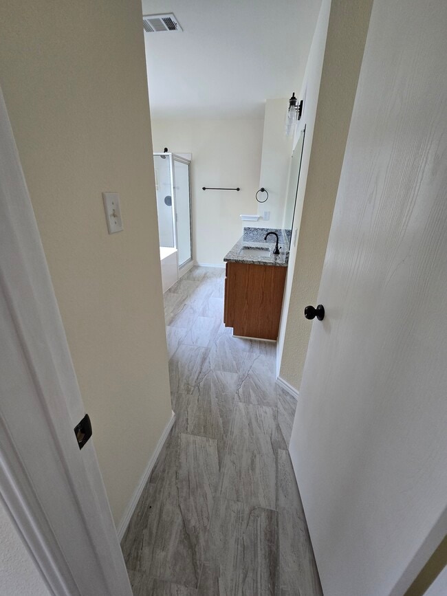 Building Photo - 8926 Trumpet Cir