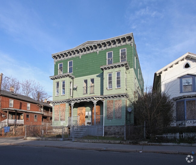 Building Photo - 675 S Main St