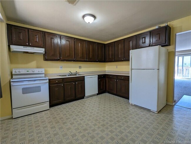Foto del edificio - 8 Bradley Cir