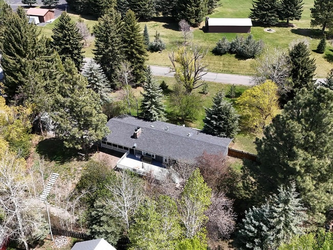 Building Photo - 911 Queen of the Hills Dr