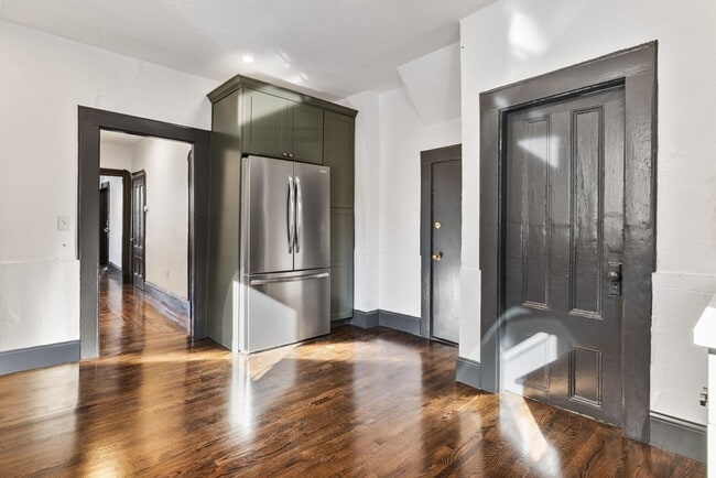 Foto del edificio - 10 Carlton St