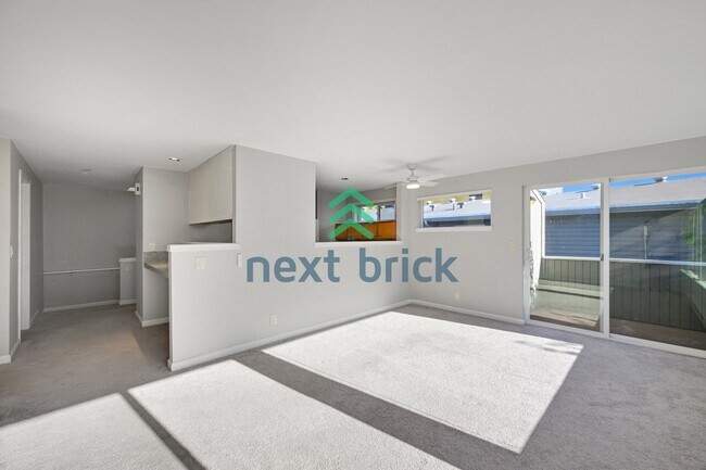Foto del edificio - Welcome to this beautifully updated 2-bedroom, 1-bath apartment located in the heart of Queen Anne