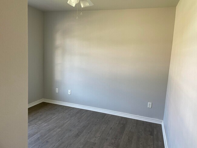 Foto del edificio - Graystone Duplexes