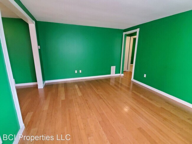 Building Photo - 3 br, 2.5 bath House - 9415 Lexington Ave SW