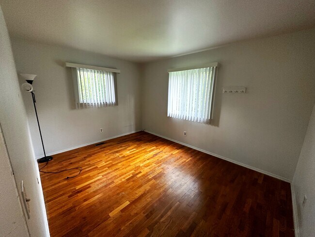 Foto del edificio - 1490 Brady Ave