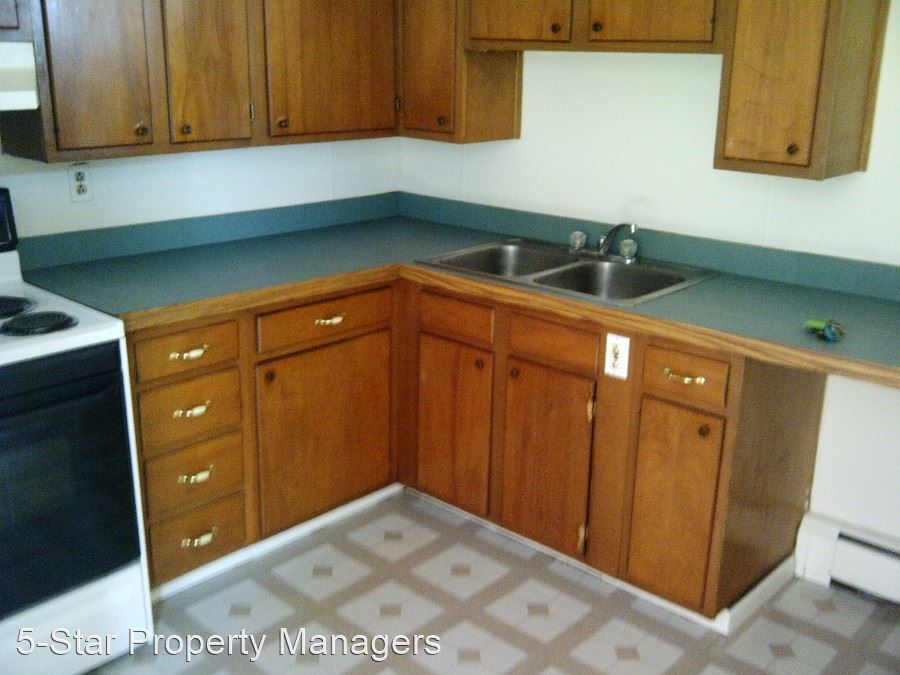 Foto principal - 2 br, 1 bath House - 152 North Main Street...