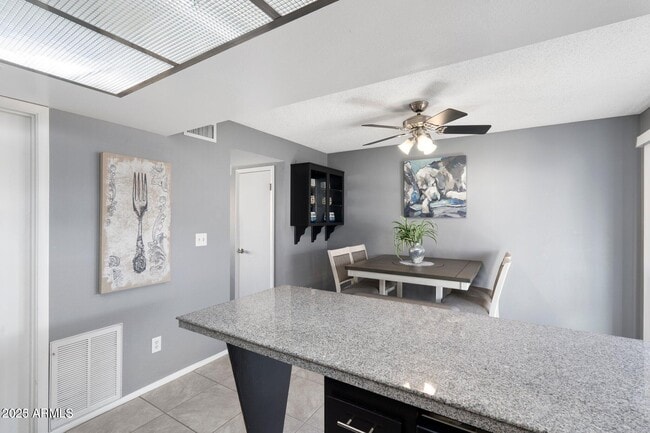 Building Photo - 6921 E Osborn Rd