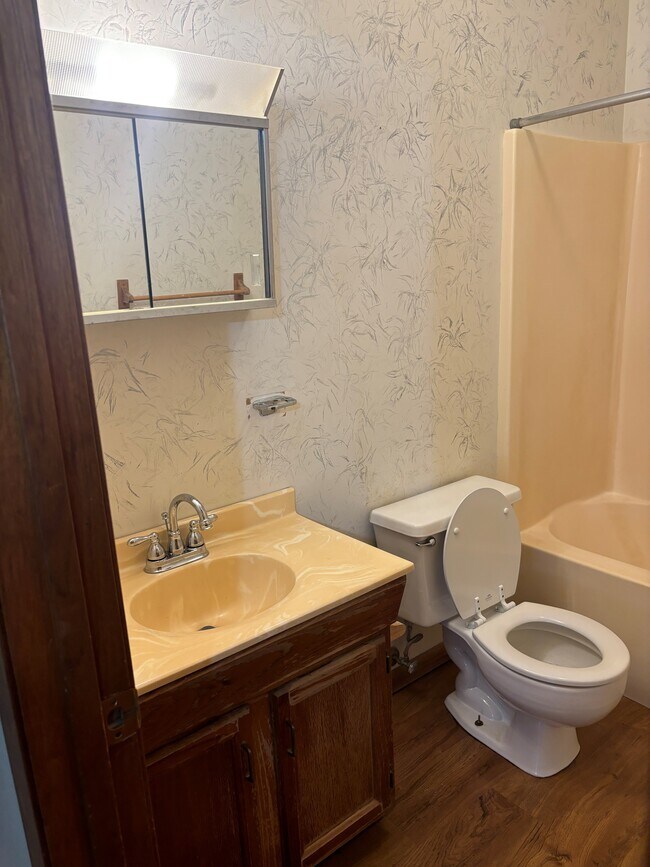 Foto del edificio - Hill Crest Court Apartments 3