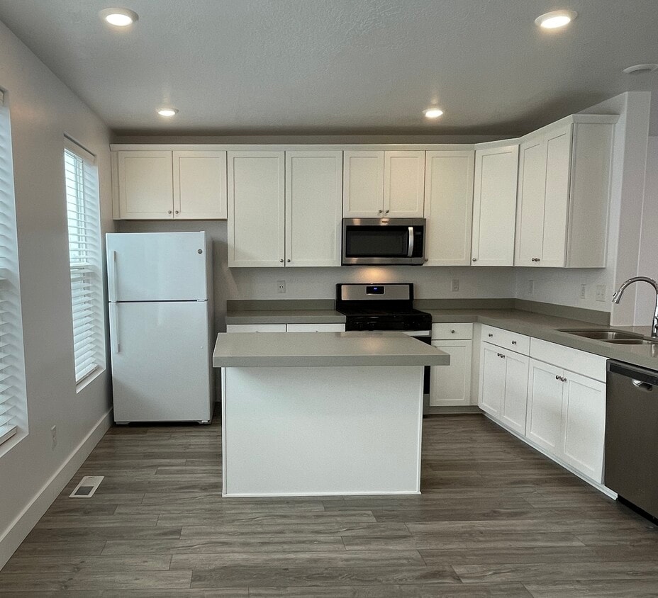 3837 Cardenden Ln, Taylorsville, UT 84129 House for Rent in