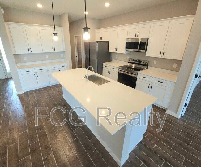 Building Photo - 10131 SW 41st Ave