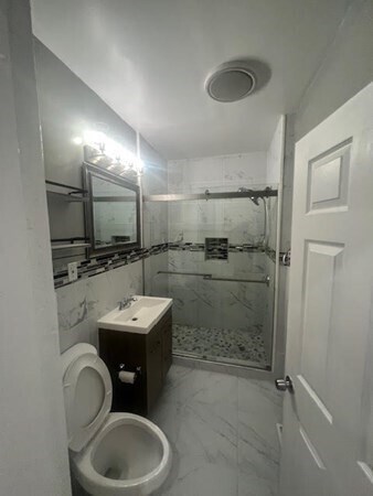 Building Photo - 348 Rollstone St