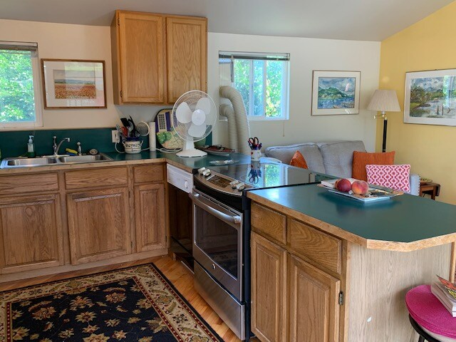 Building Photo - 18948 Sulfur Springs Rd