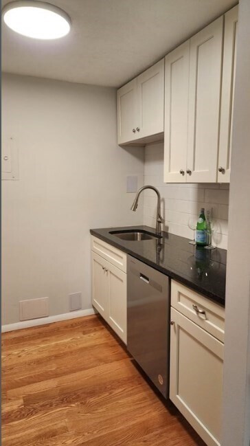 Primary Photo - 103 Grove St