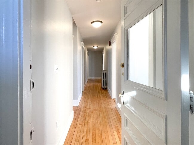 Building Photo - 21 Crest Ave