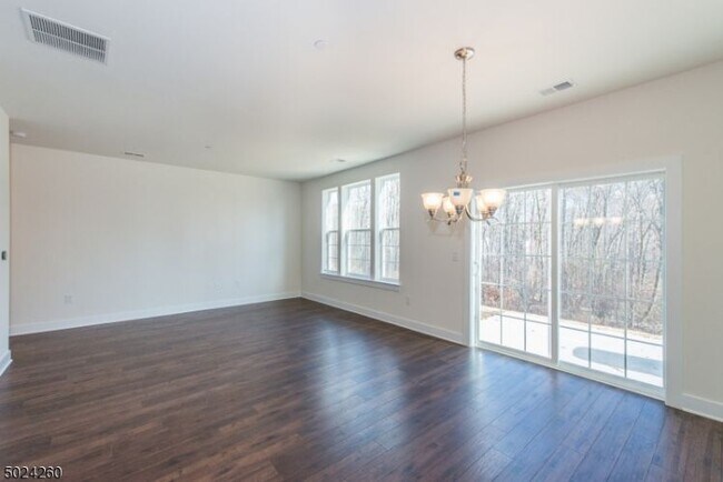 Building Photo - 207 Parkview Ln