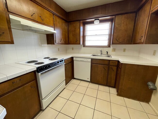 Foto del edificio - Nice 2/1 good area and fenced backyard