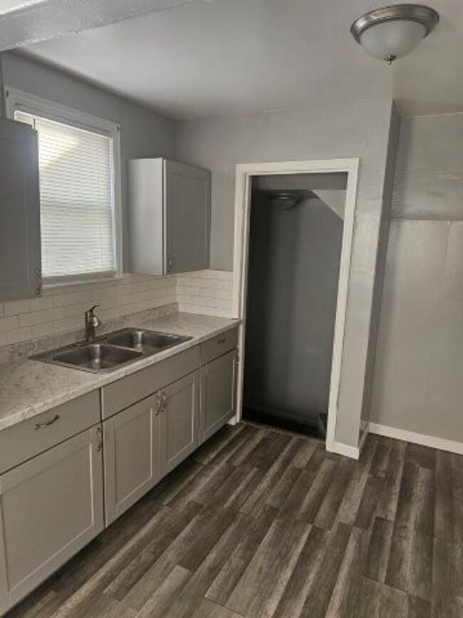 Foto del edificio - 13831 Carlisle Dr
