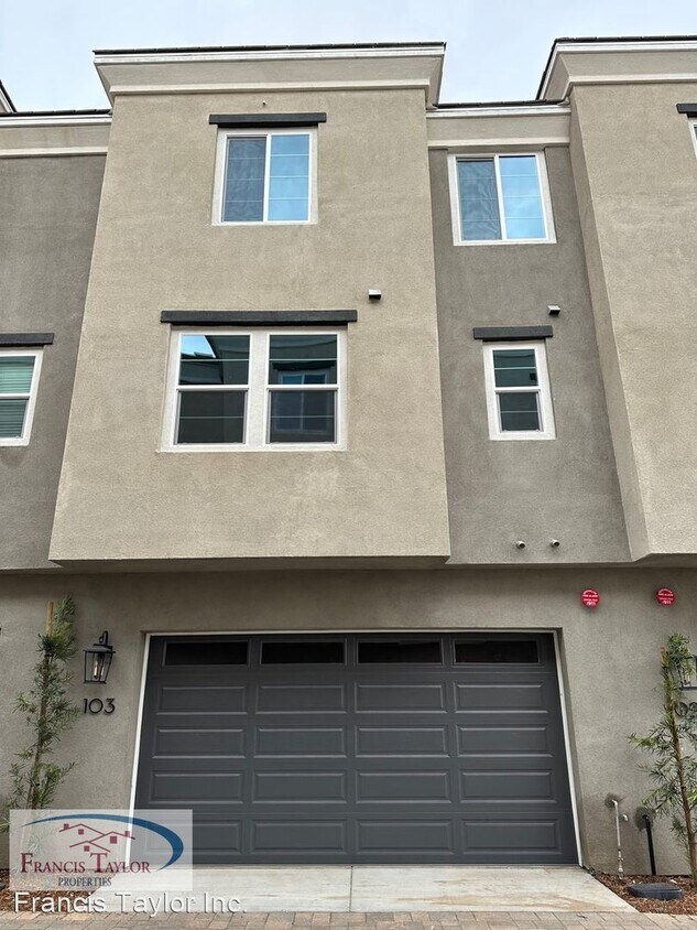 Foto principal - 4 br, 3.5 bath House - 1228 Sunrise View #103