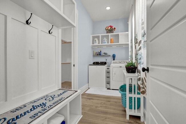 Foto del edificio - 1059 Meridian Dr