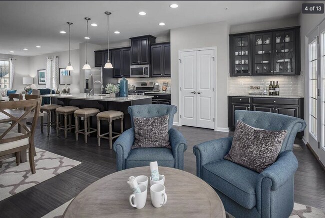 Foto del edificio - 707 Channing Park Cir