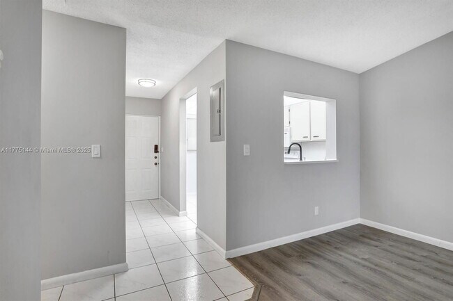 Building Photo - 9413 Boca Cove Cir