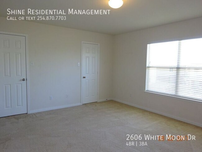 Foto del edificio - 2606 White Moon Dr