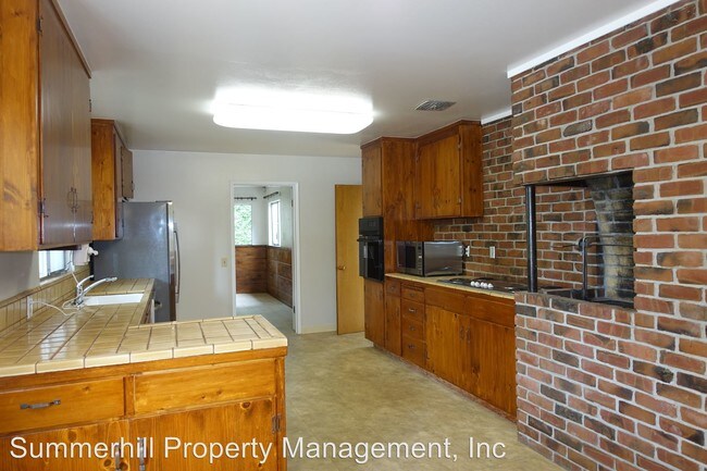 Building Photo - 1055 Rilma Ln