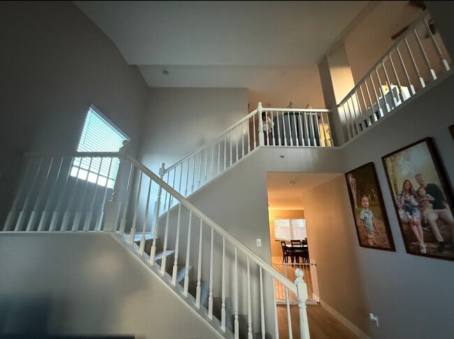 Building Photo - 30454 Silver Hawk Dr