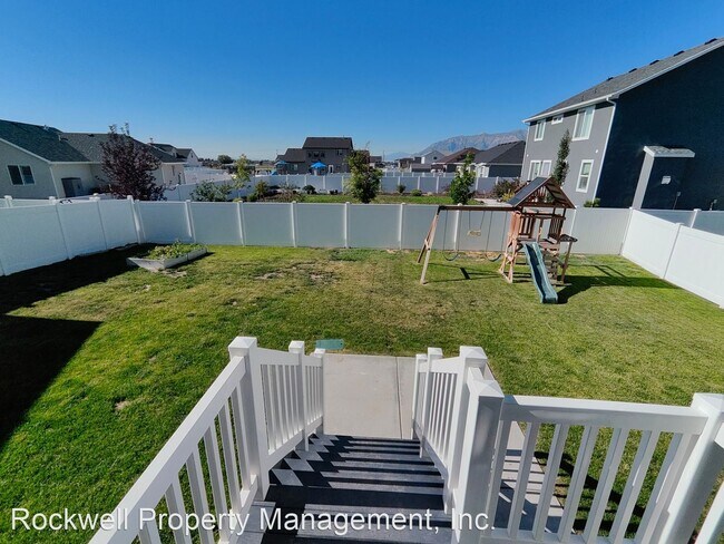Foto del edificio - 4 br, 2.5 bath House - 2412 W Anne Ave