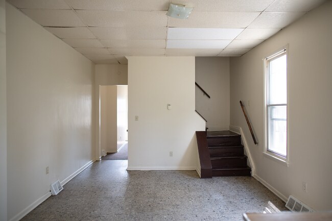 Building Photo - 1017 N Lang Ave