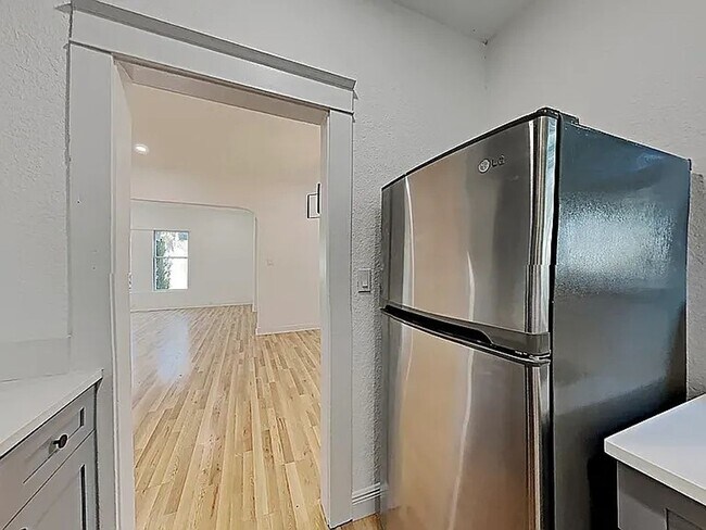 Foto del edificio - 1222 E Kaley St