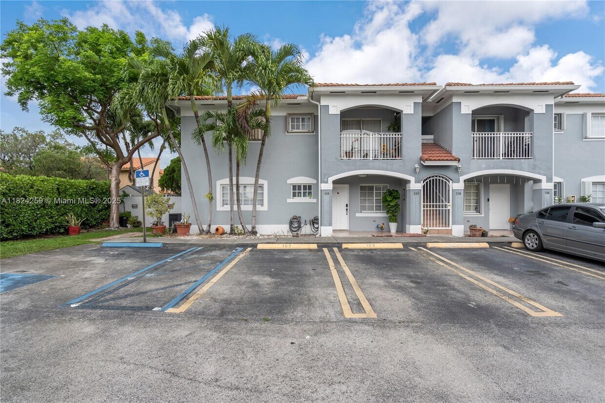 Primary Photo - 2860 W 80th St
