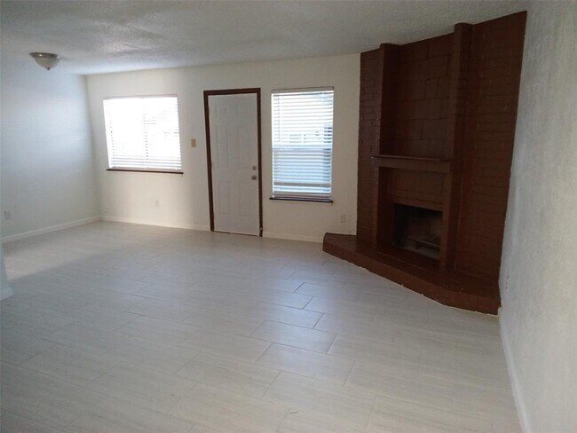 Foto del edificio - 1400 W Braker Ln