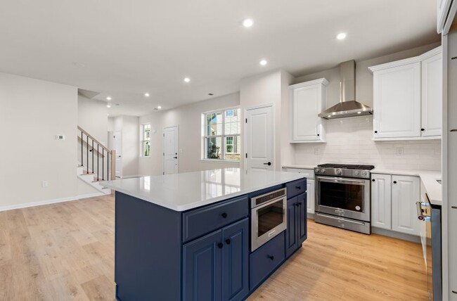 Building Photo - 27 Coburgh Dr