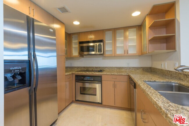 Foto del edificio - 13700 Marina Pointe Dr