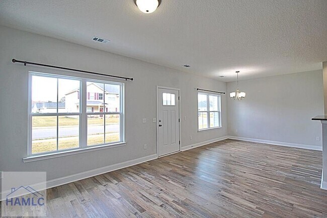 Building Photo - 741 Meloney Dr