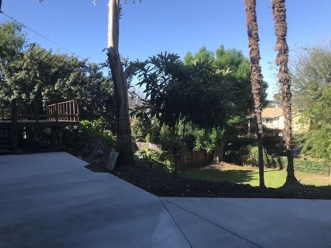 Foto del edificio - 3 Bed Home with HUGE Backyard!