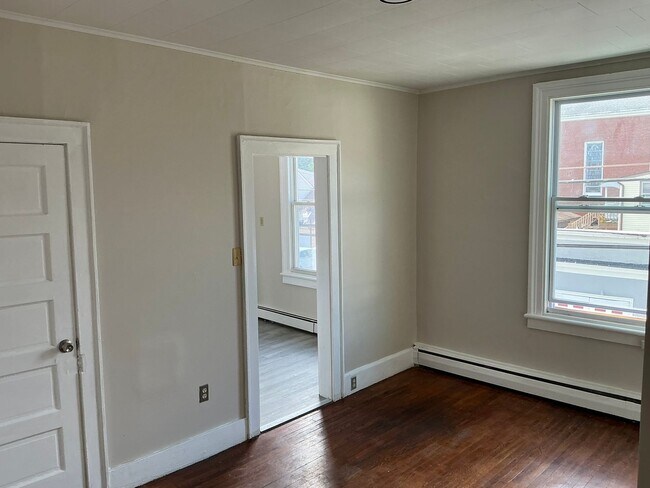 Foto del edificio - 428-434 W Grand Ave