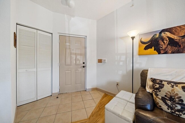 Building Photo - 3019 Alcazar Pl